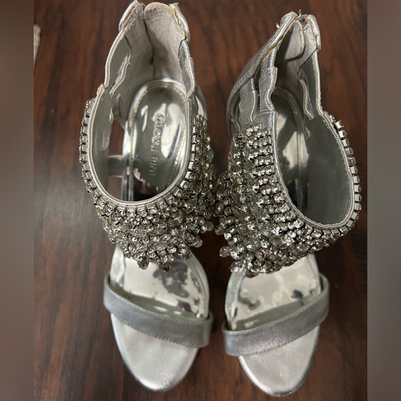 Gianni Bini Heels - Picture 3 of 8